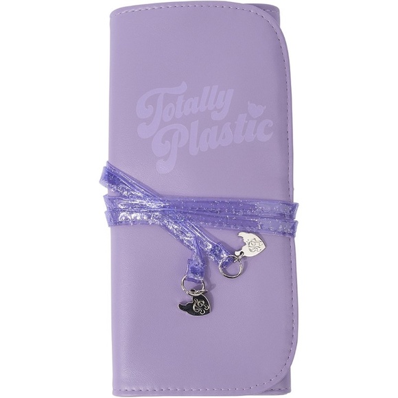 BH Cosmetics The Total Package Totally Plastic 8 Piece Brush Set - Picture 4 of 5